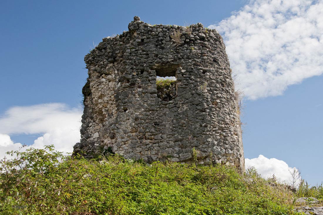 Башня крепости Абахваца